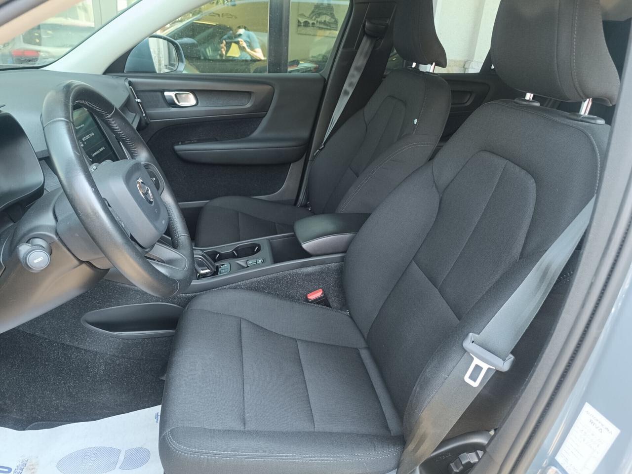 Volvo XC40 D3 Momentum Pro AUTOM. RETROCAMERA NAVI