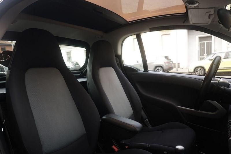 smart fortwo smart fortwo Fortwo 1.0 Pure 71cv 52KW ANNO 2008