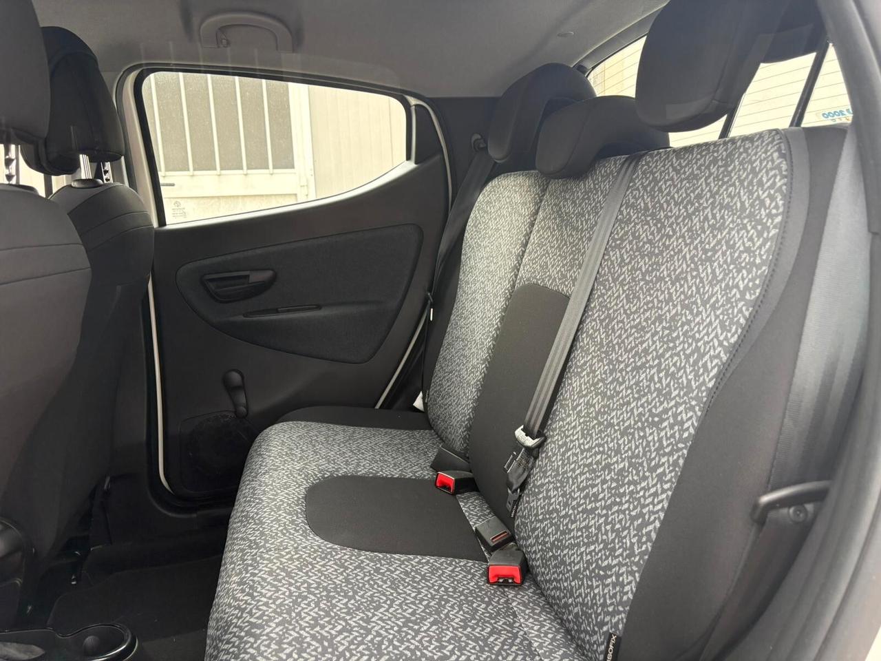 Lancia Ypsilon 1.2 69 CV 5 porte GPL Alberta Ferretti