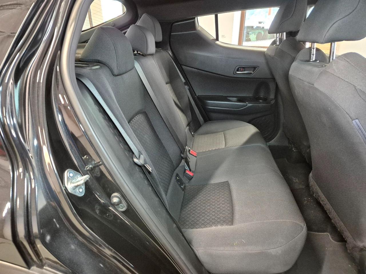 Toyota C-HR 1.8 Hybrid E-CVT Business