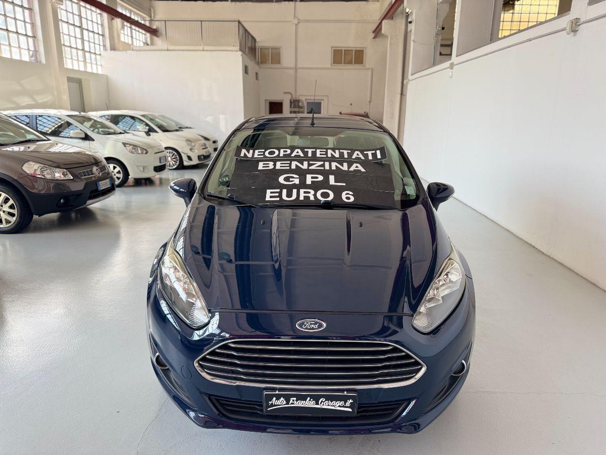 FORD - Fiesta - 1.4 5p. Bz.-GPL Black & White Ed.