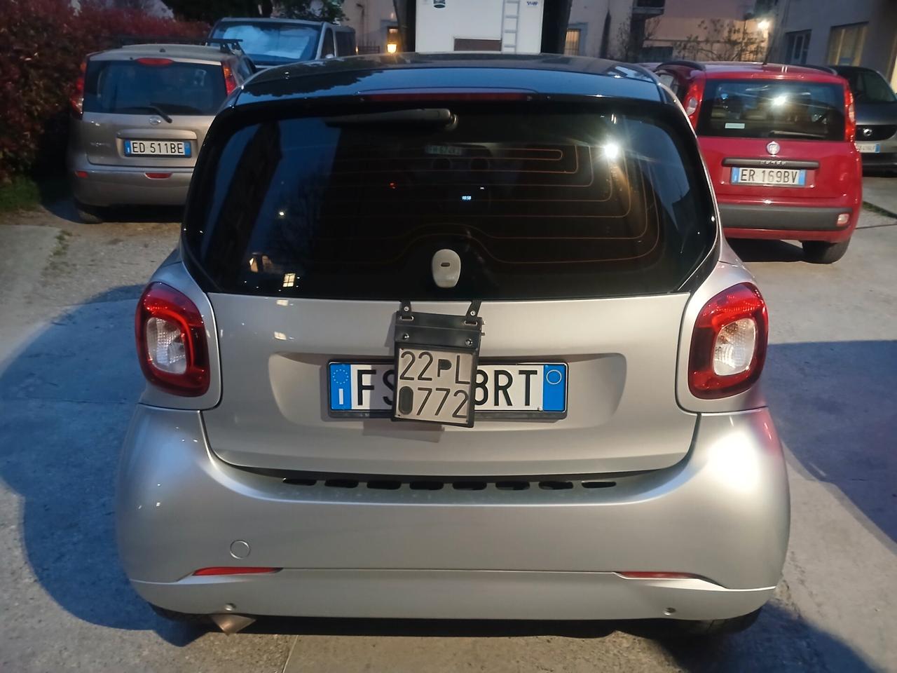 Smart ForTwo 70 1.0 Passion ***AUTOMATICA NAVIGATORE**IDONEA NEOPATENTATI