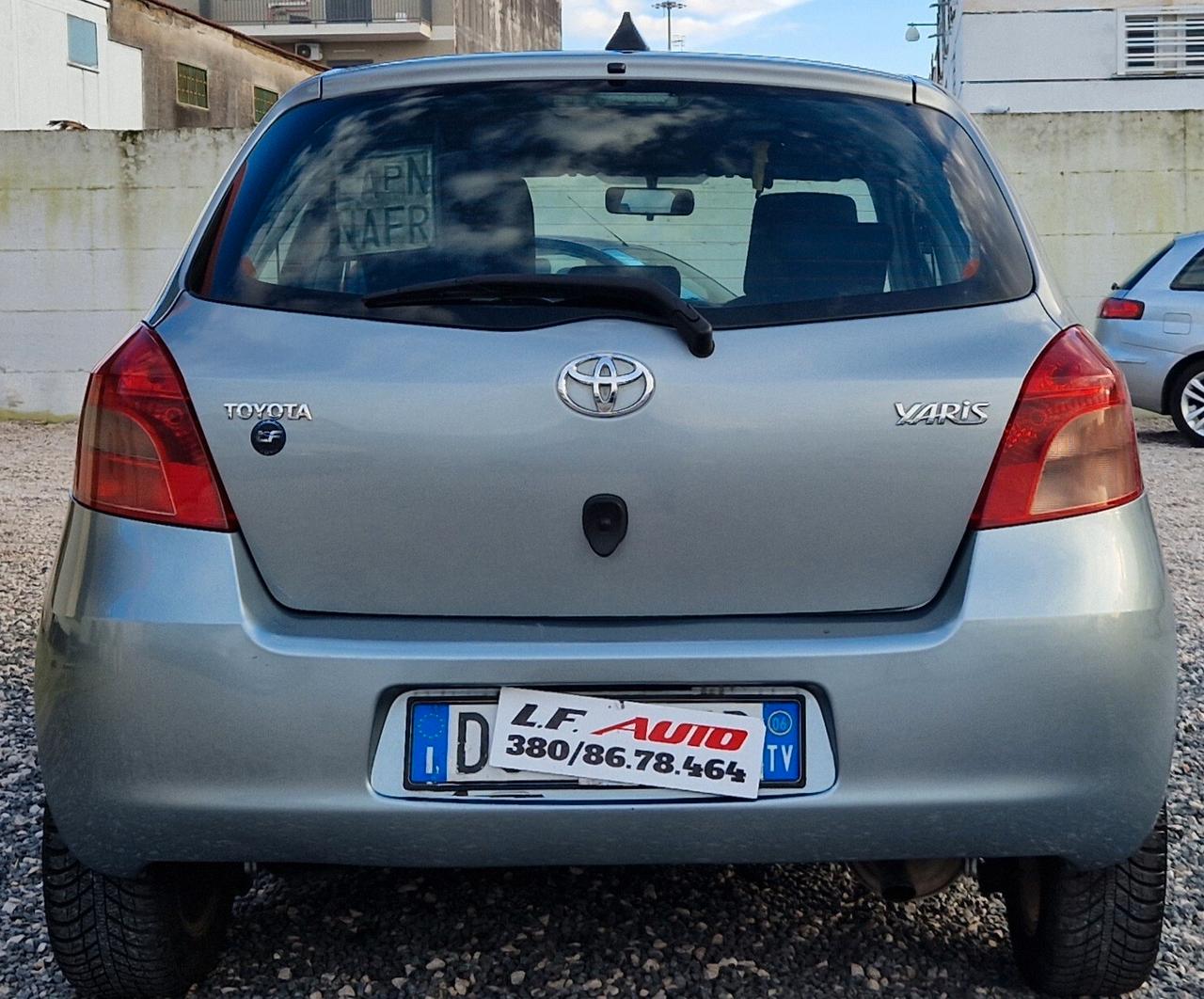 Toyota Yaris 1.3 5 porte Sol automatica