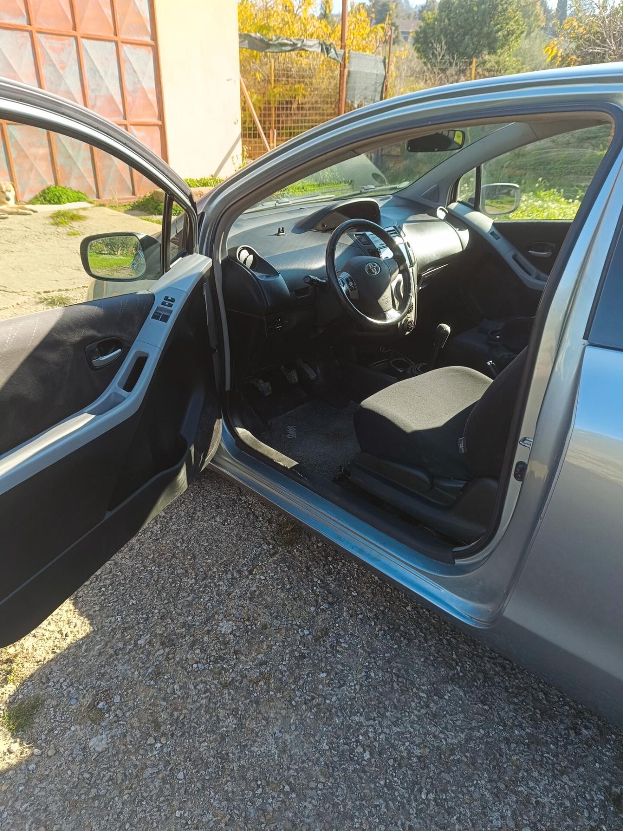 Toyota Yaris 1.0 3 porte