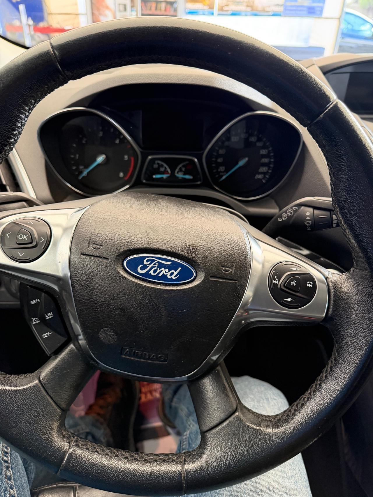 Ford Kuga 2.0 TDCI 140 CV 4WD Powershift