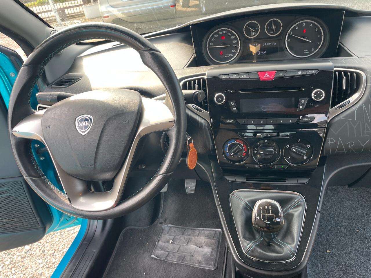 Lancia Ypsilon 1.2 69 CV 5 porte Elefantino
