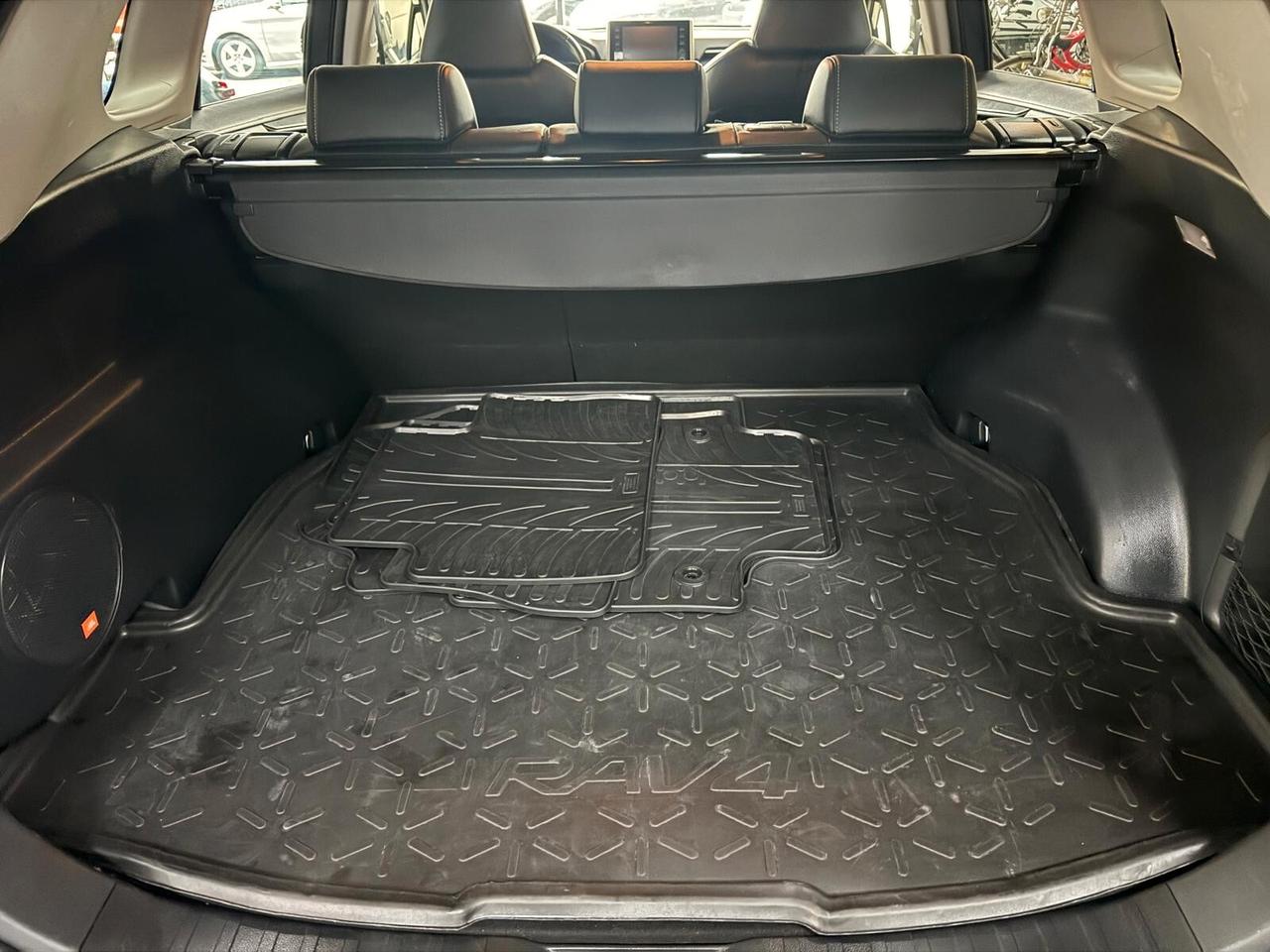 Toyota RAV 4 RAV4 2.5 HV (218CV) E-CVT 2WD Lounge PARI AL NUOVO TAGLIANDATO GARANZIA UFFICIALE