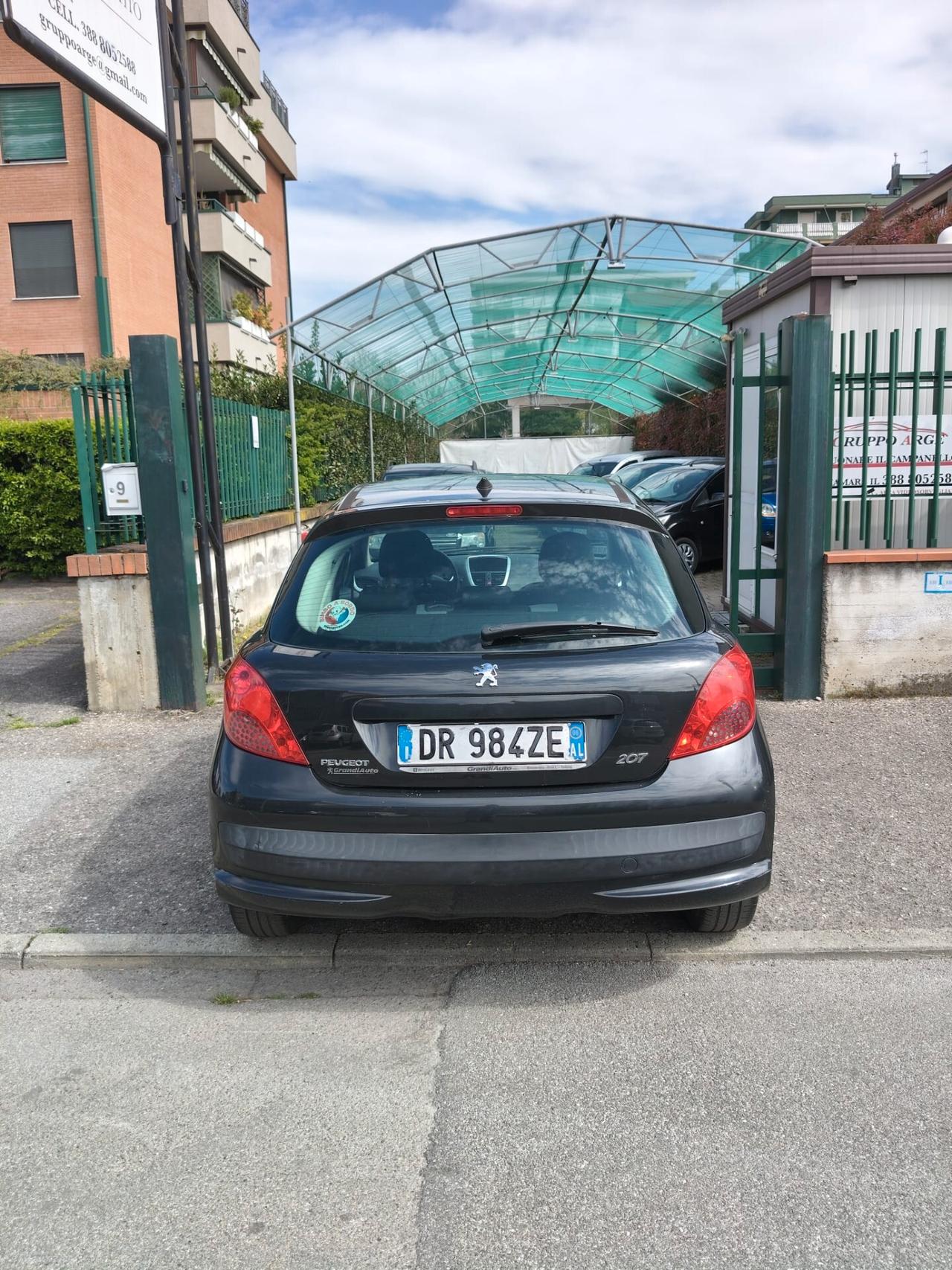 Peugeot 207 1.4 8V 75CV 5p. X Line