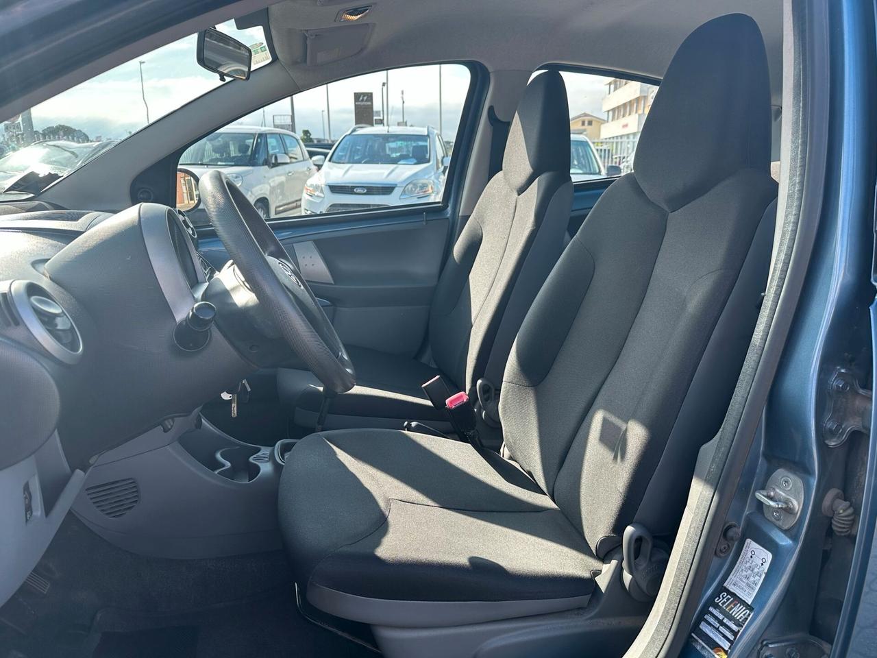 Toyota Aygo 1.0 12V VVT-i 5 porte Sol