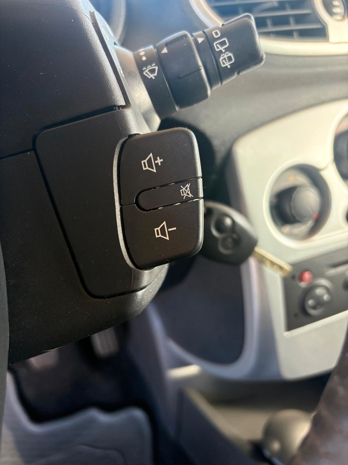 Renault Clio Storia 1.2 16V 5 porte Confort