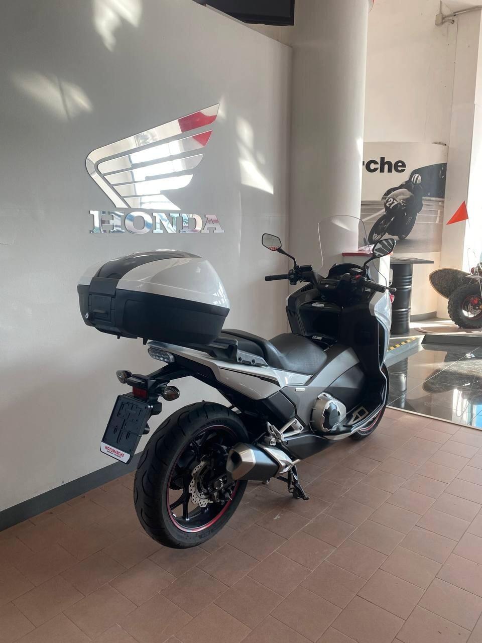 Honda Integra 750 s