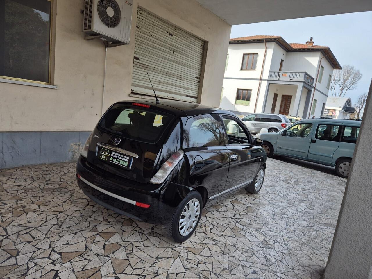 Lancia Ypsilon 1.4 Argento