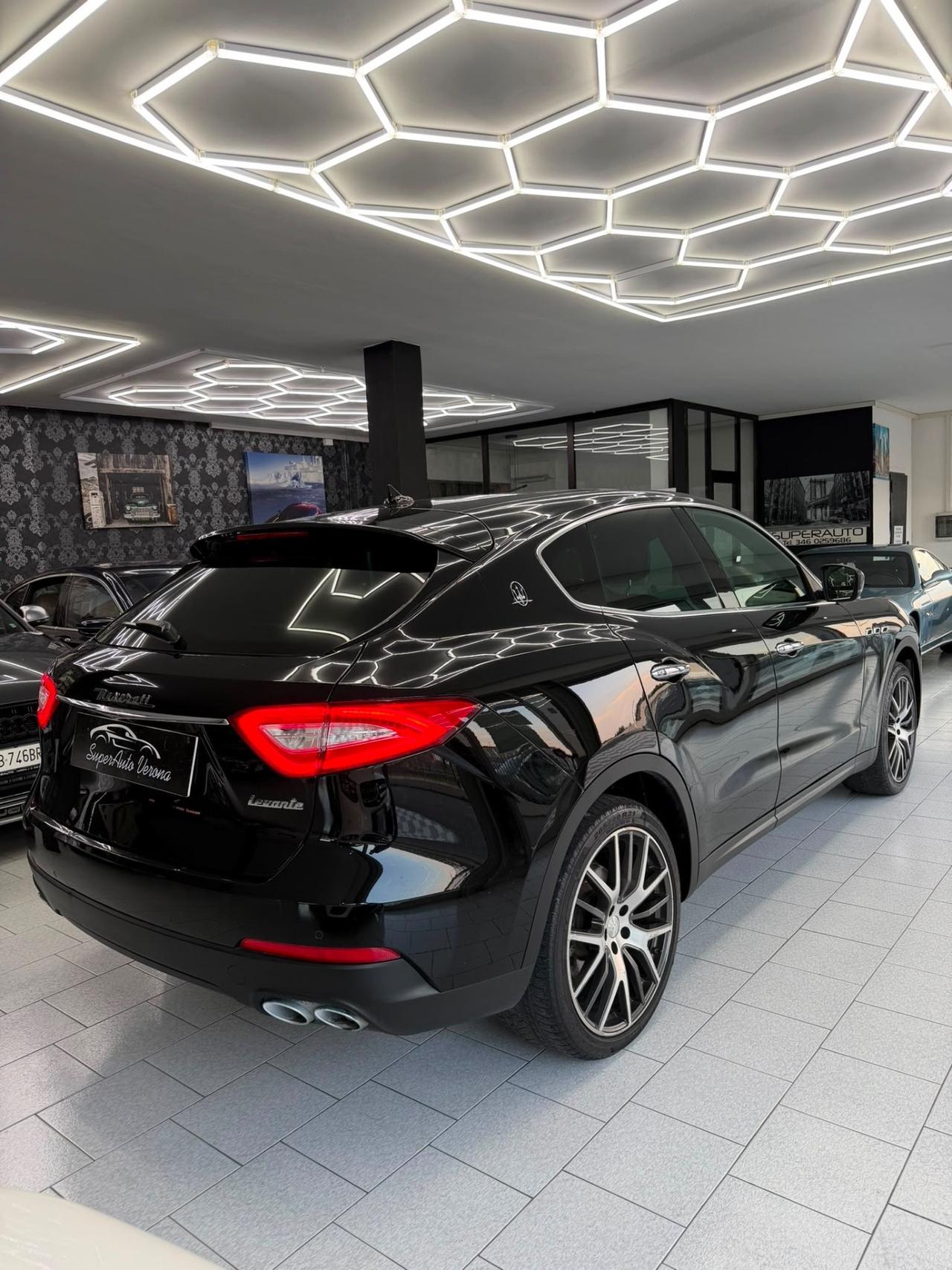 Maserati Levante V6 Diesel 275 CV AWD TETTO