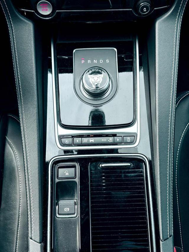 JAGUAR F-Pace 2.0 D 180 CV AWD aut. R-Sport