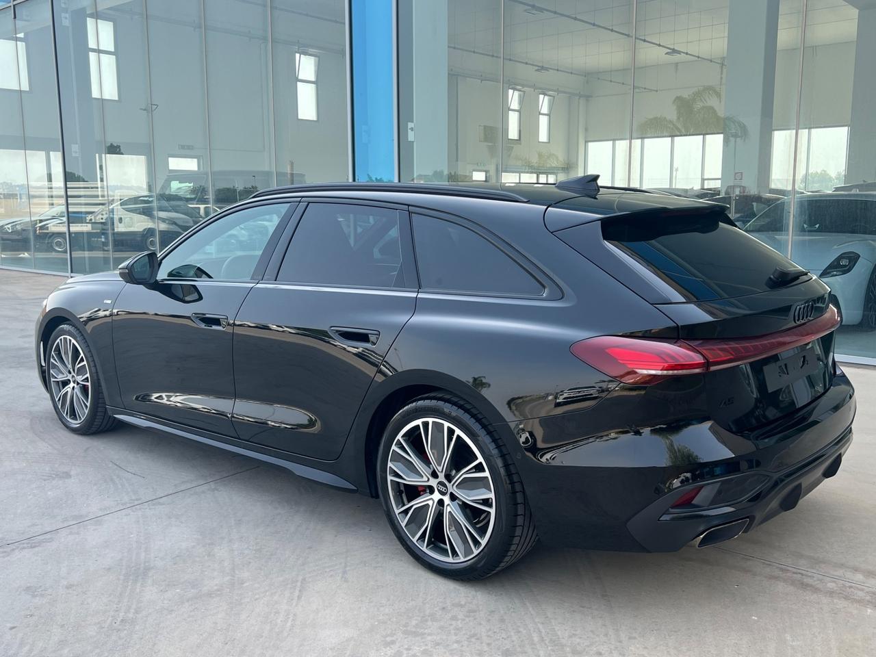 Audi A5 TFSI 204CV S tronic Line edition - possibilità noleggio no scoring