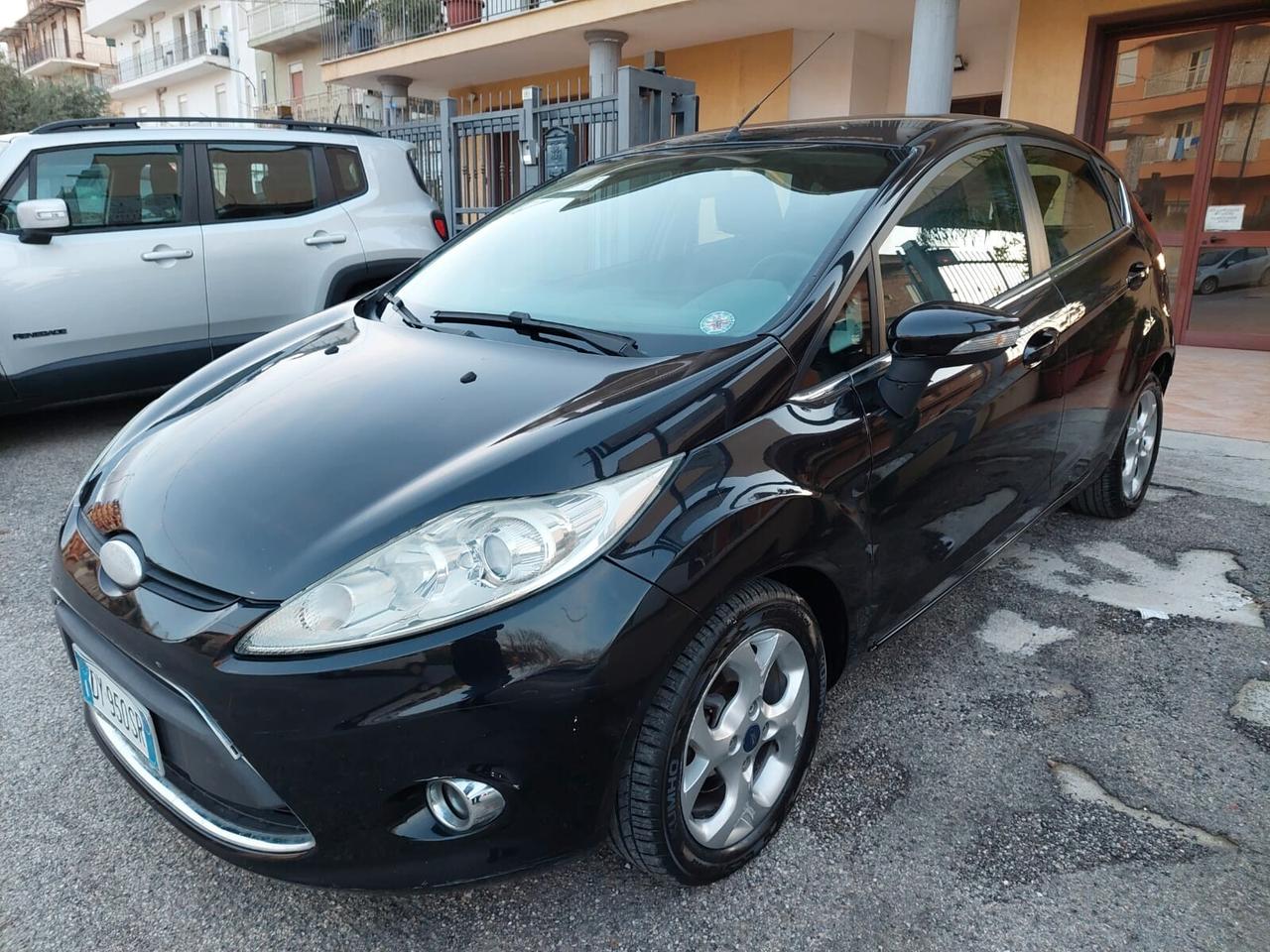Ford Fiesta 1.4 TDCi 68CV 5 porte Titanium