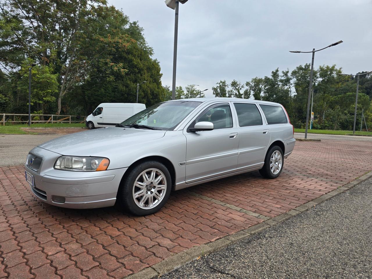 Volvo V70/XC70 V70 2.4 D 20V (163CV) cat Momentum