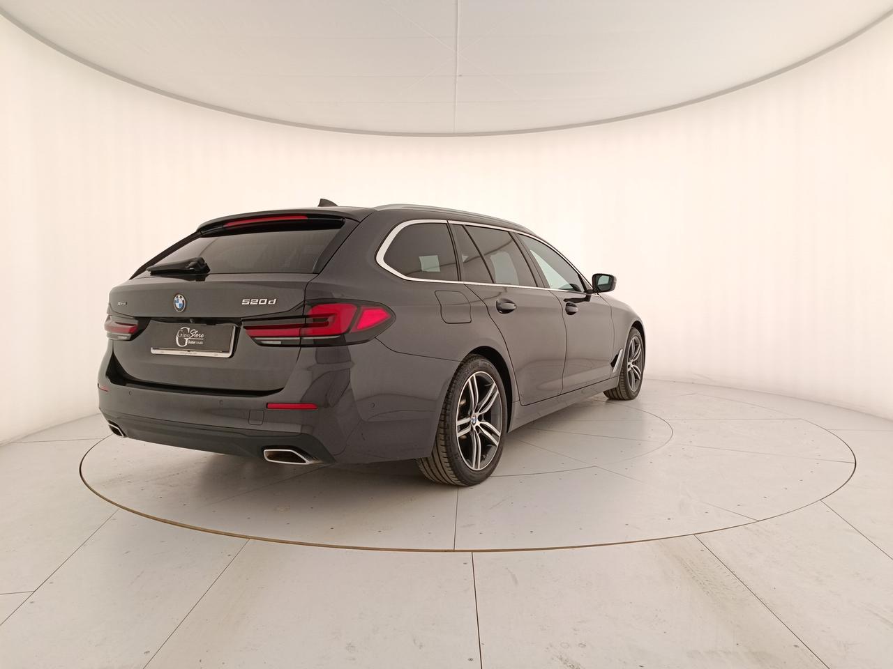 BMW 520d Touring mhev 48V xdrive Luxury auto