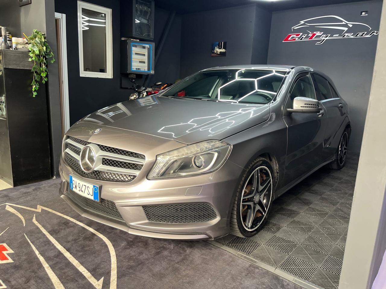 Mercedes-Benz Classe A 180 d (2014) – Stile Premium e Consumi da Primato!
