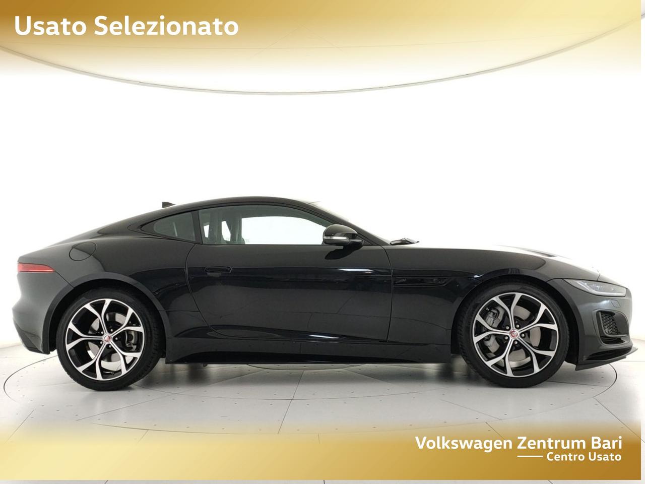 Jaguar F-Type coupe 2.0 i4 r-dynamic rwd 300cv auto