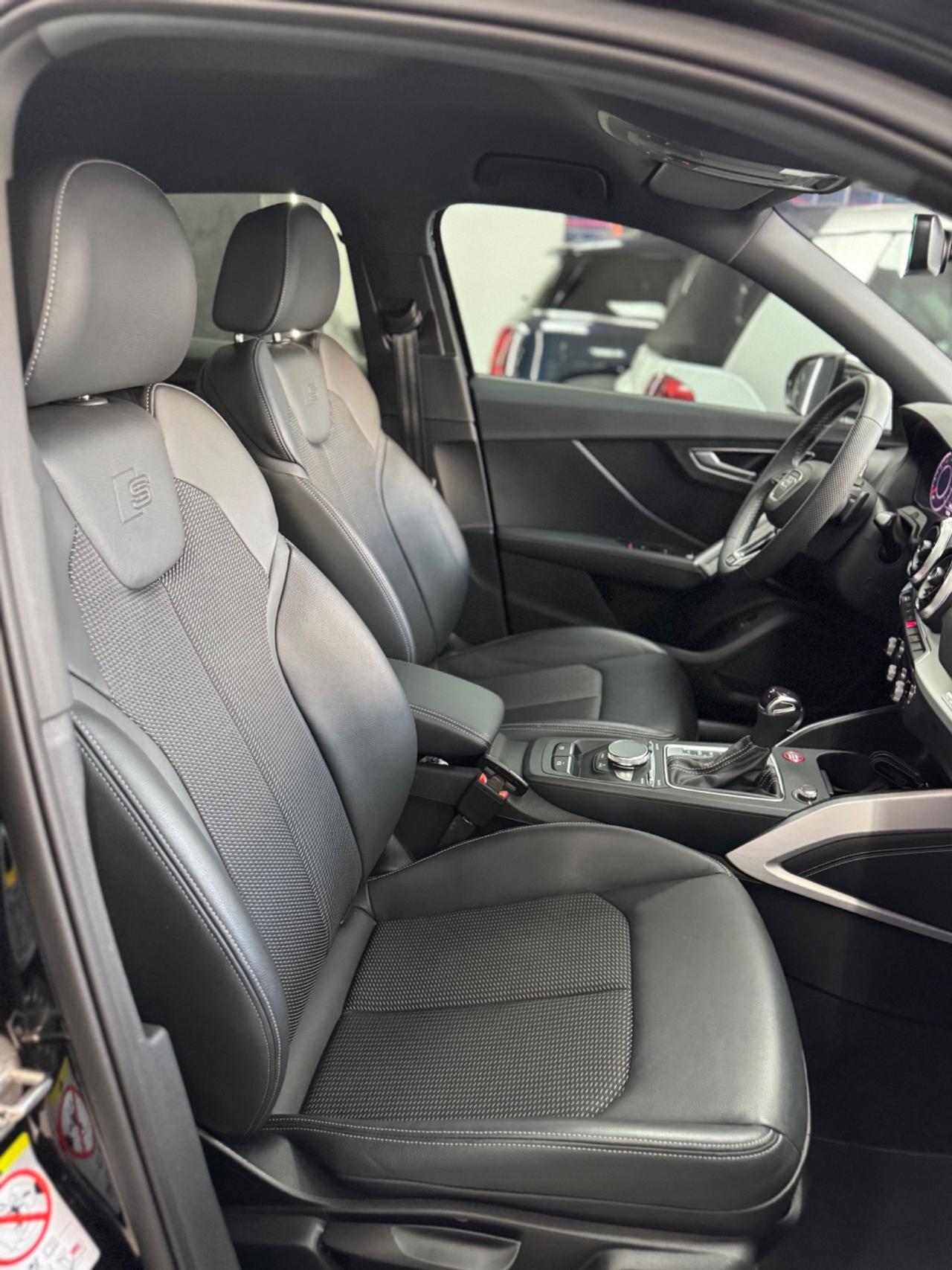 Audi Q2 SQ2 TFSI quattro S tronic sport attitude