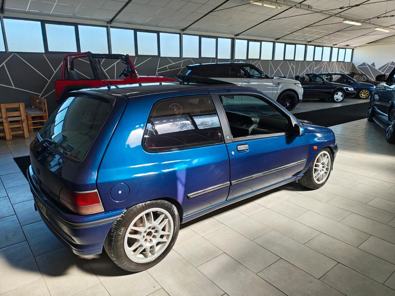 Renault Clio 1.8i 16V cat