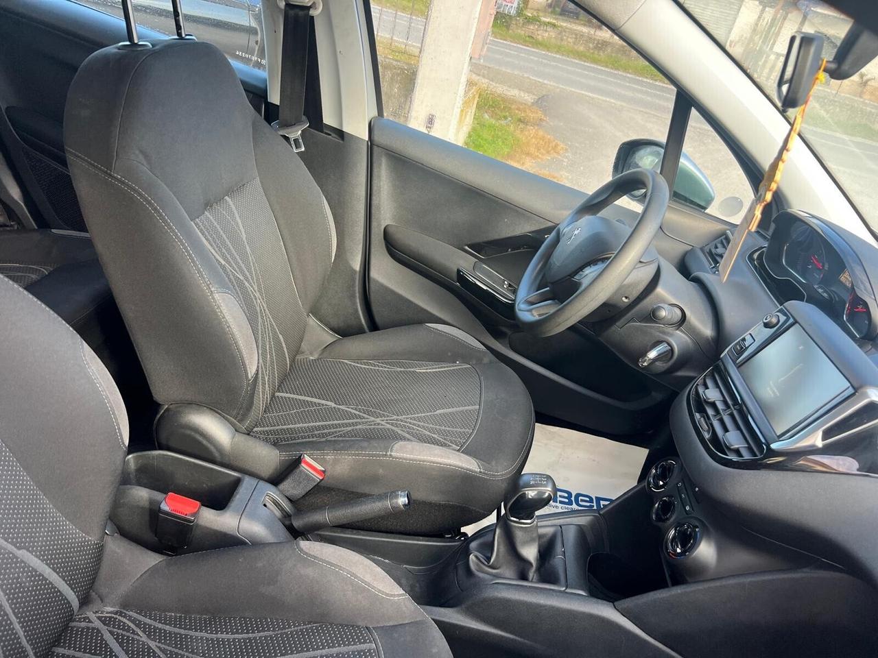 Peugeot 208 PureTech 82 5 porte Allure gpl garantita 12 mesi