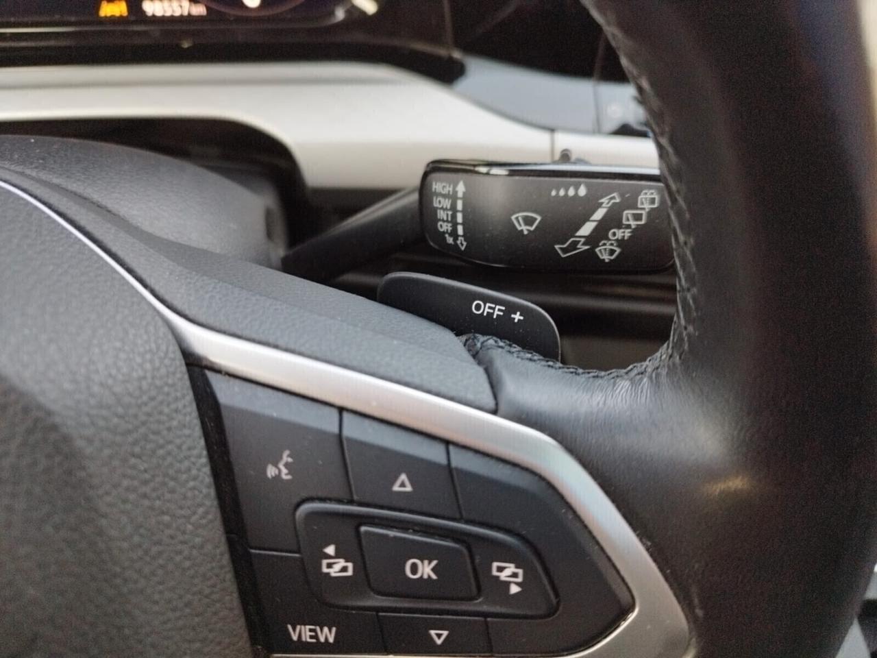 Volkswagen Golf eTSI EVO DSG (ECOBONUS-3000 Euro)