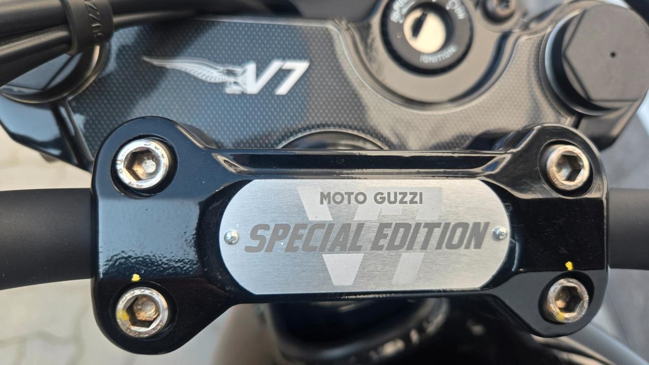 Moto Guzzi V7 SPECIAL EDITION