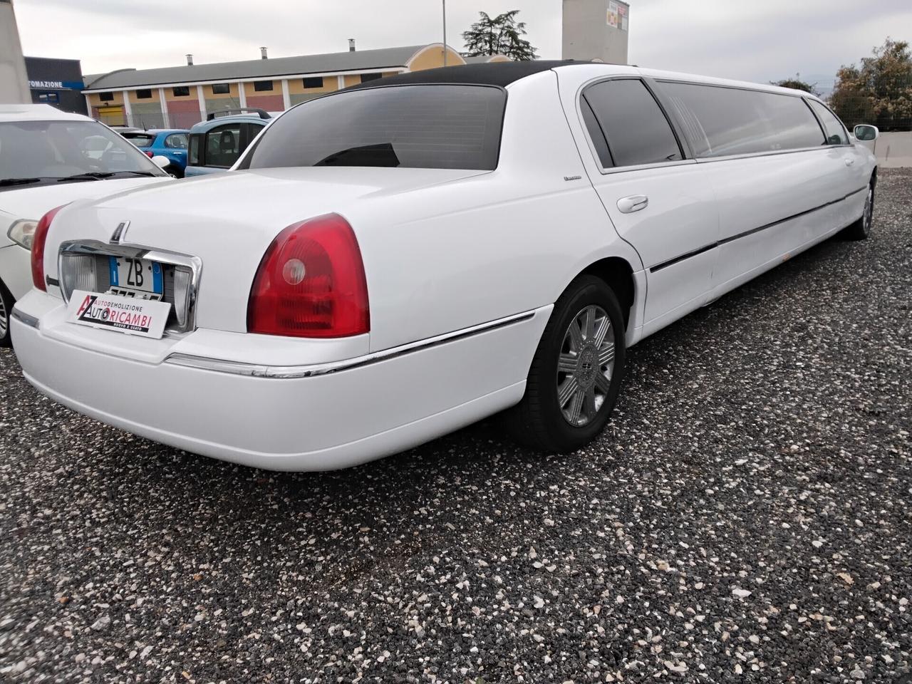 Lincoln Town Car town 7