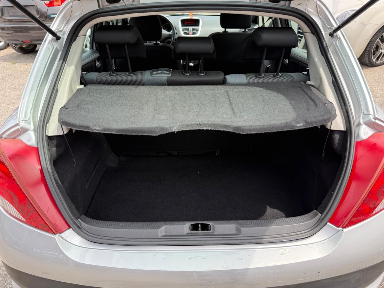 Peugeot 207 1.4 8V 75CV 5p. Access ECO GPL