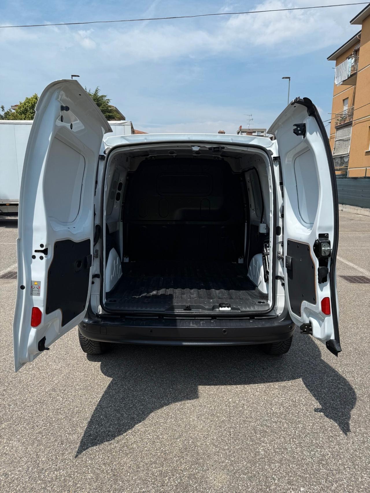 Renault Kangoo 1.5 dci - NEOPATENTATI - 12 MESI DI GARANZIA -