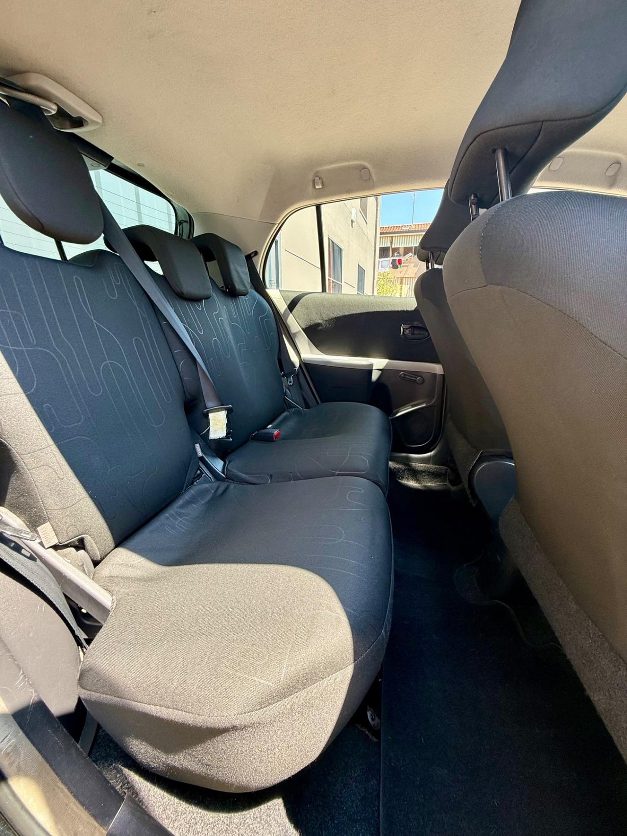 Toyota Yaris 1.0 BENZINA 5 porte Luxury pack NEOPATENTATI