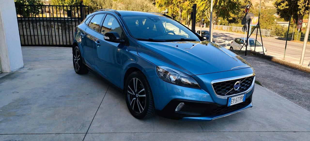 Volvo V40 1.6D Cross Country "AUTOMATICA"