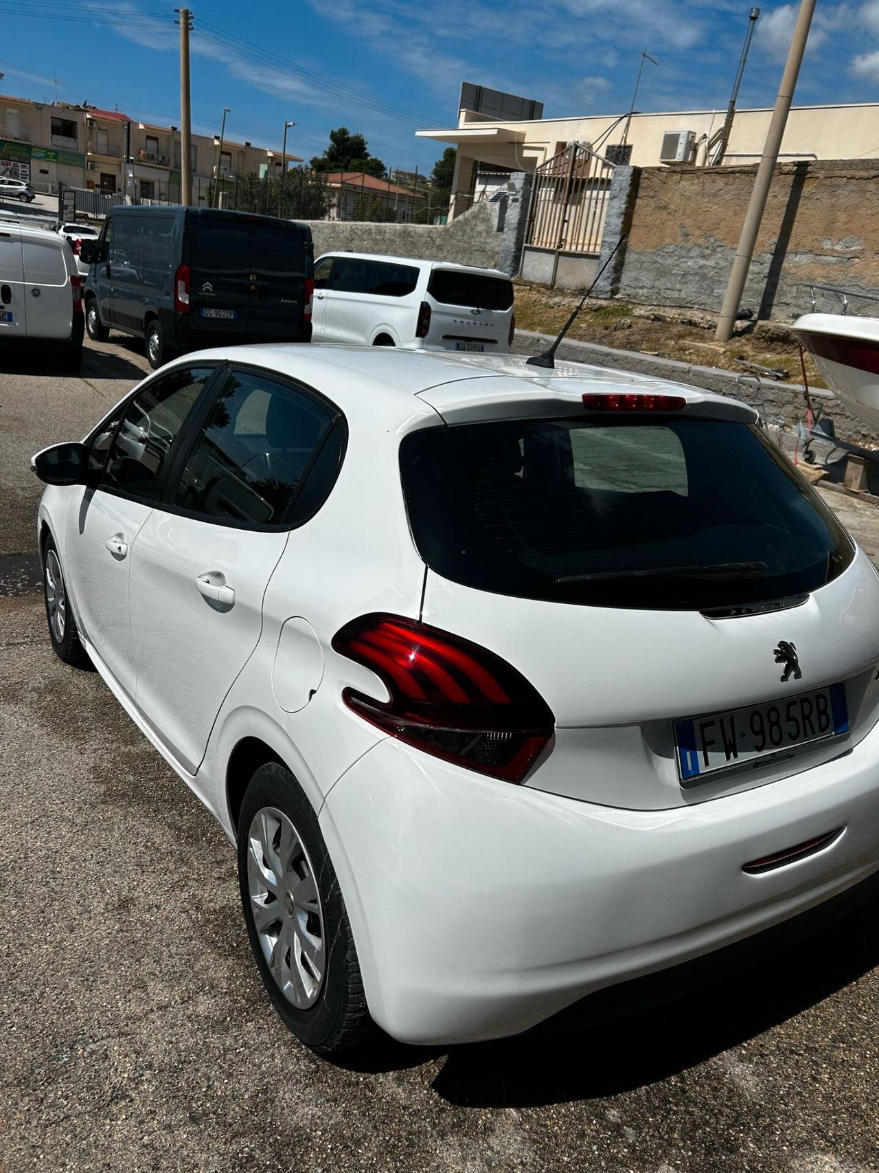 Peugeot 208 BlueHDi 100 S&S 5 porte Signature