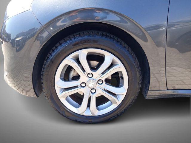 PEUGEOT 208 1° serie PureTech 82 5 porte Allure