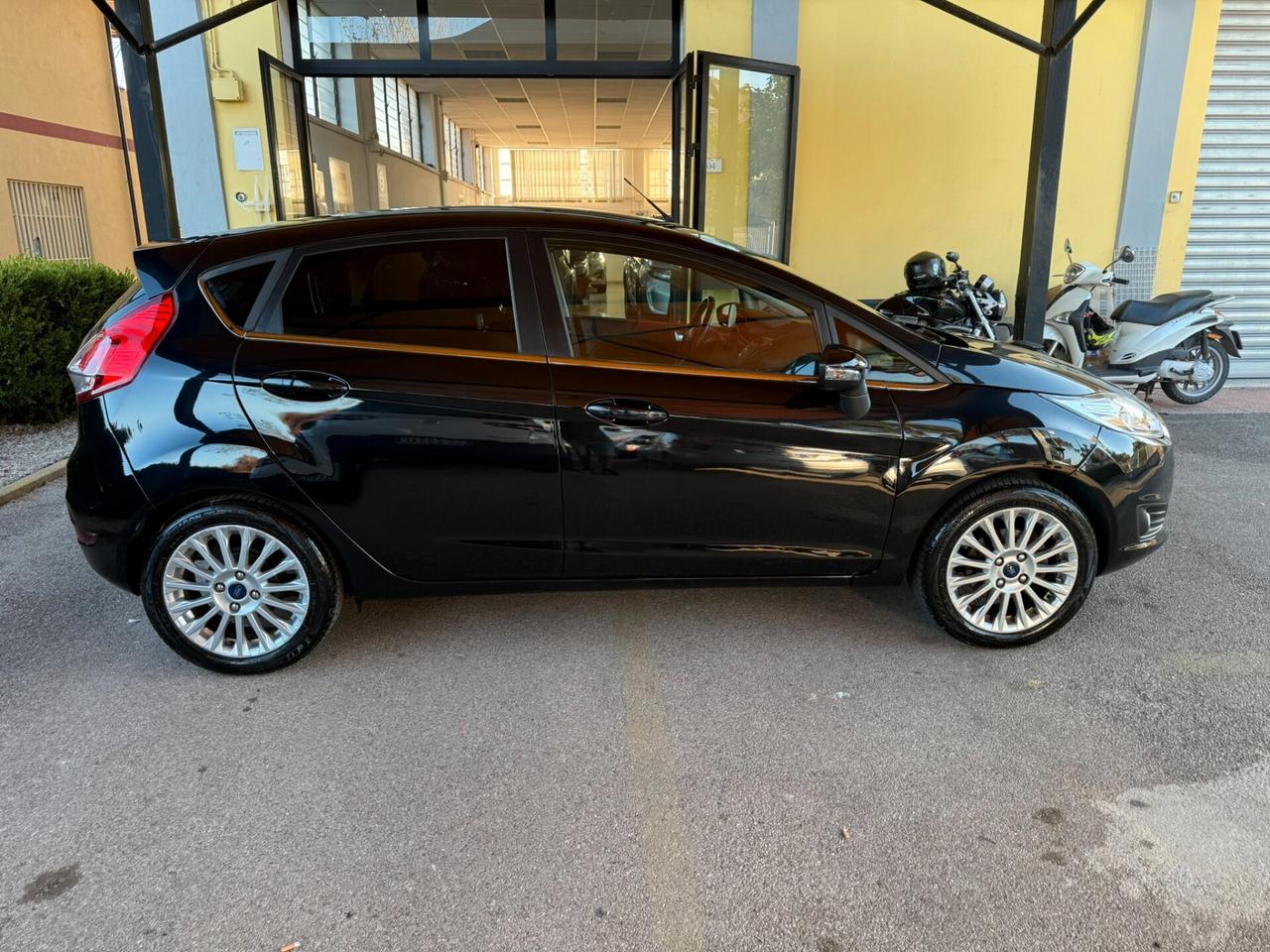 Ford Fiesta 1.0 80CV 5 porte Titanium