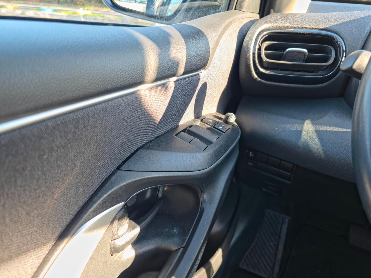 Toyota Yaris 1.5 Hybrid 5 porte Trend Automatica E6 NEO 2023