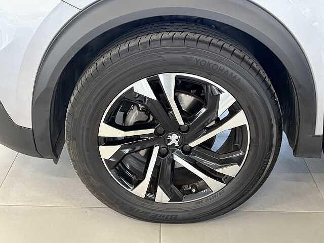 Peugeot 2008 1.2 PureTech 100 CV Allure