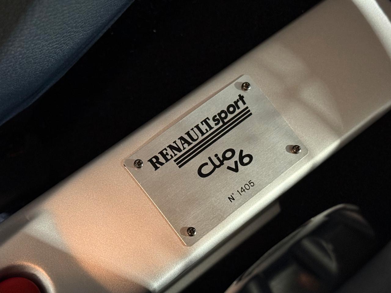 Renault Clio 3.0 V6 24V cat 3 porte Sport