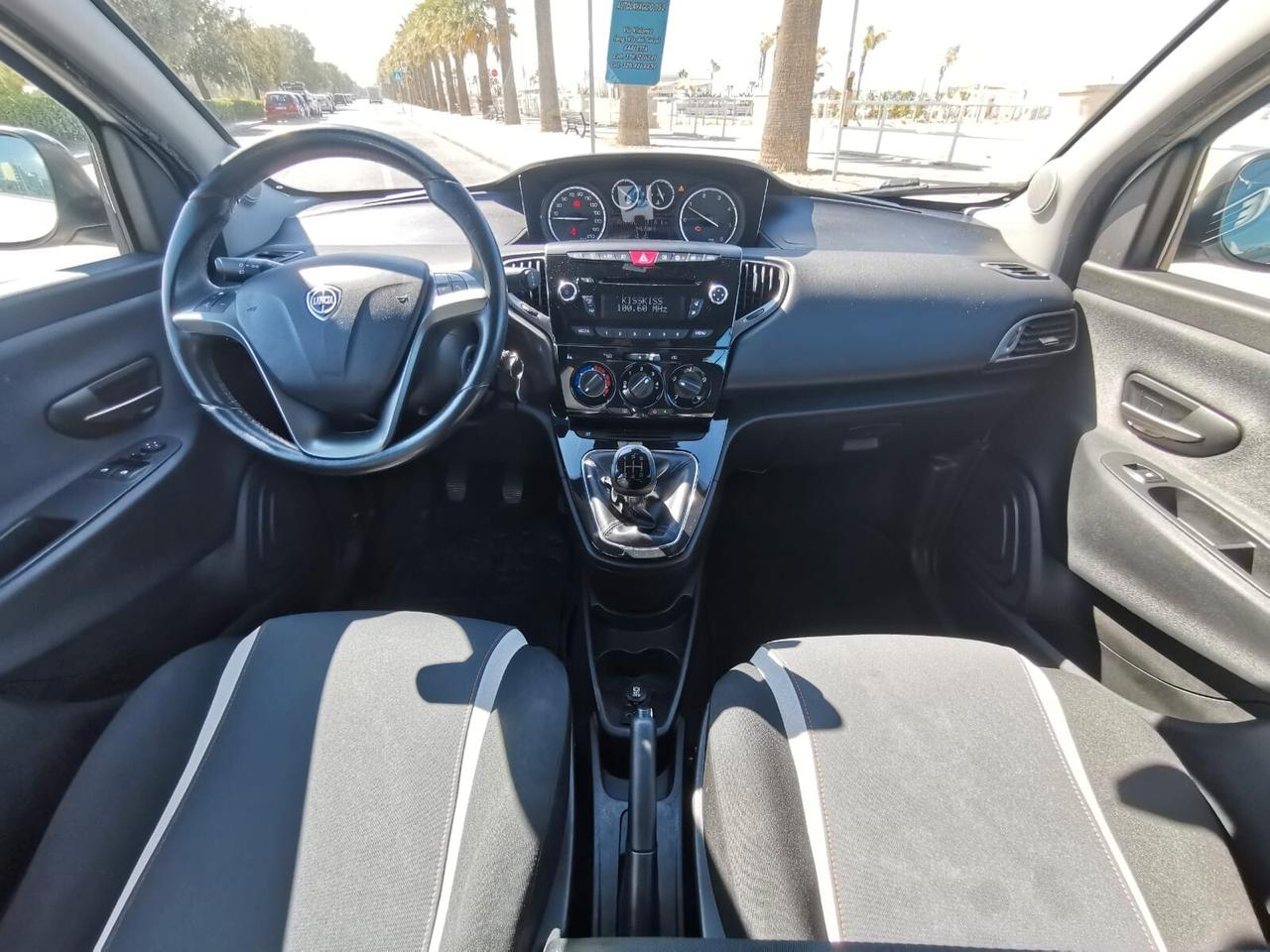 Lancia Ypsilon 1.3 MJT 16V 95 CV 5P. Gold - 2015