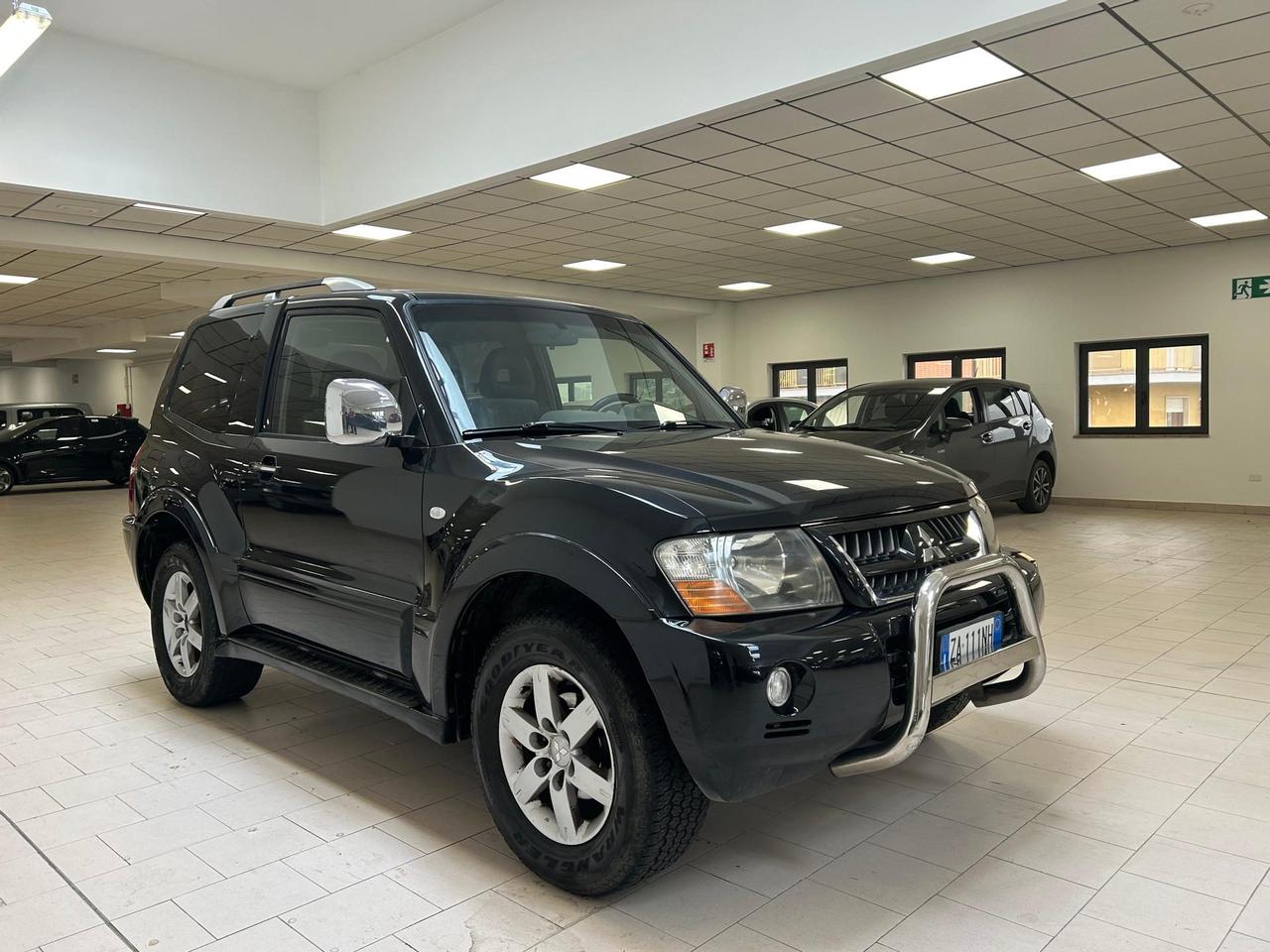 Mitsubishi Pajero 3p 3.2 tdi 16v di-d Invite