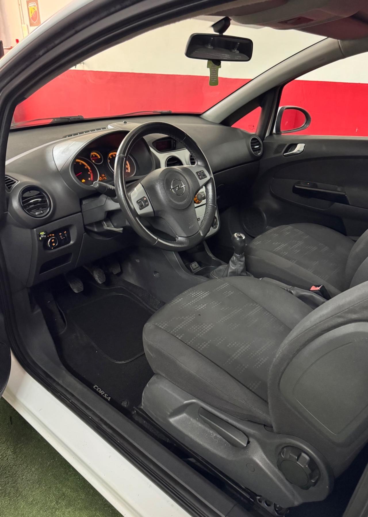 Opel Corsa 1.2 85CV 5 porte GPL-TECH Club