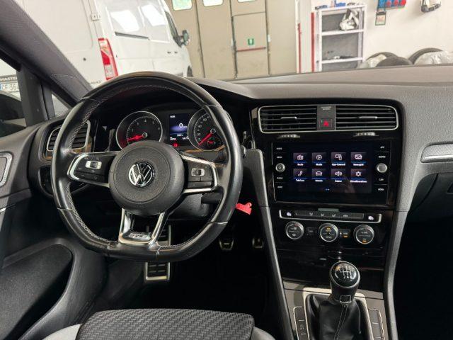 VOLKSWAGEN Golf 1.5 TSI ACT Sport R-LINE