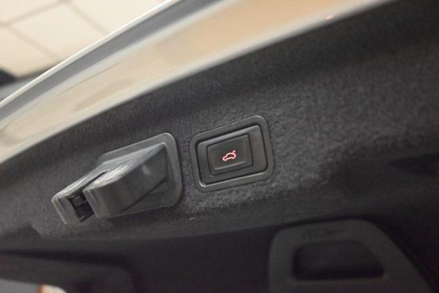 AUDI A8 V6 3.0 TDI Q.TIP.NAVI 20'BOSE TEL RISC.20"CAM FULL