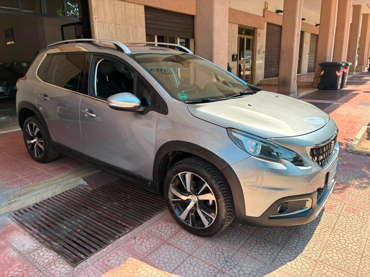 Peugeot 2008 1.6HDi GTLine perfetta-17