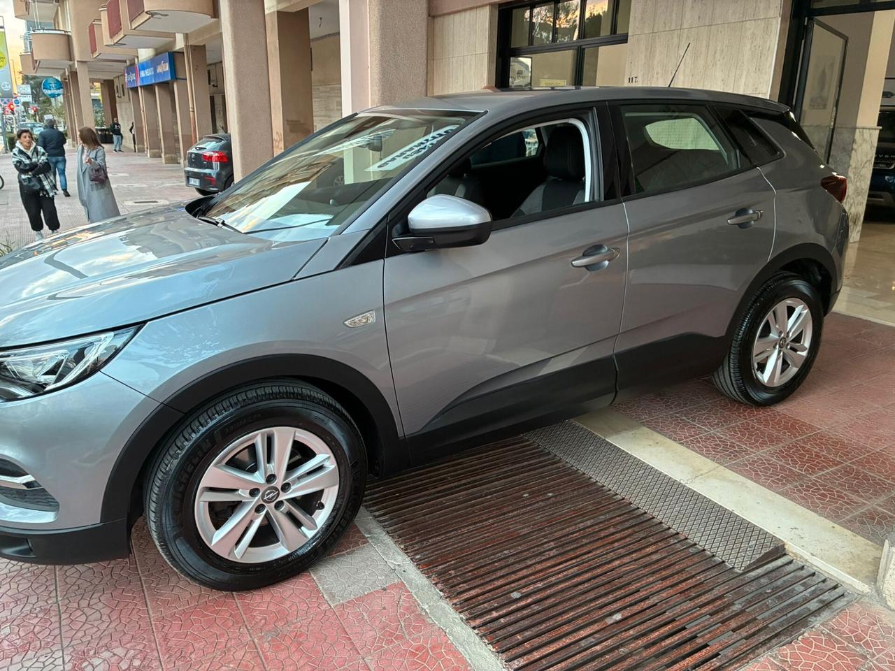 Opel Grandland X 1.5d perfetta garantita-2020