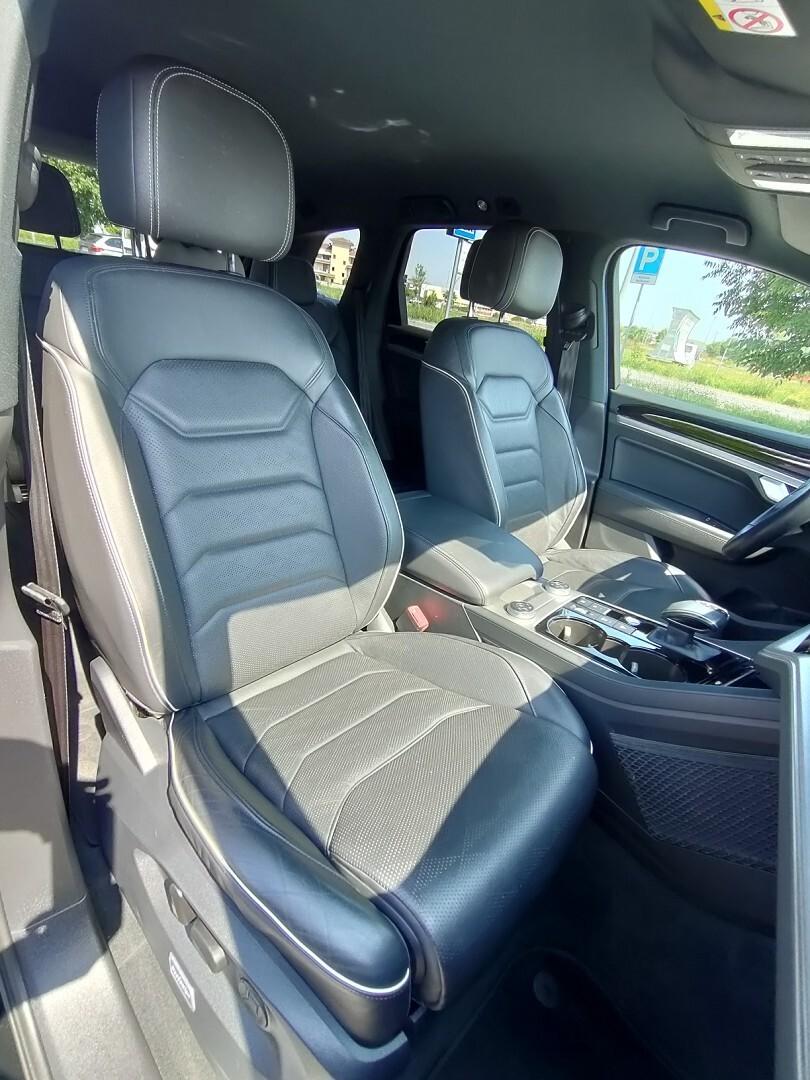 VOLKSWAGEN Touareg 3.0 V6 tdi Elegance 286cv tiptronic