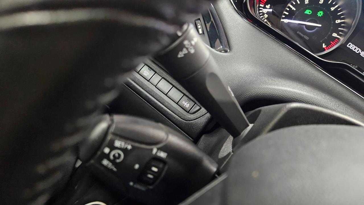 Peugeot 208 PureTech 82 5 porte Allure