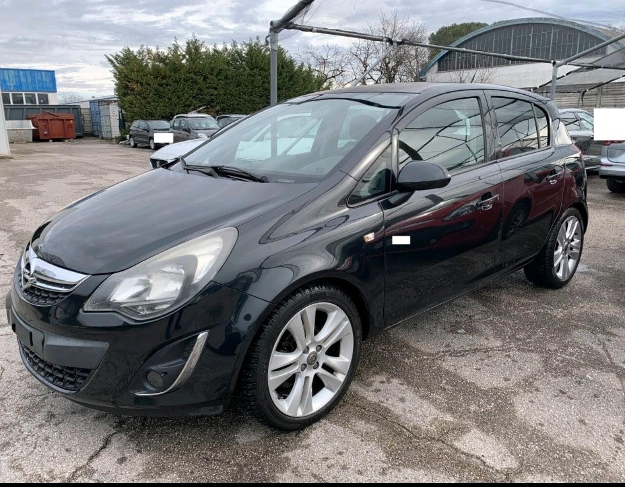 Opel Corsa 1.2 5 porte Sport